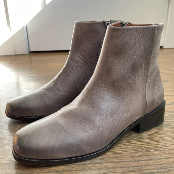 NEW FRYE River Inside Zip Bootie in Graphite - Picture 15 of 15